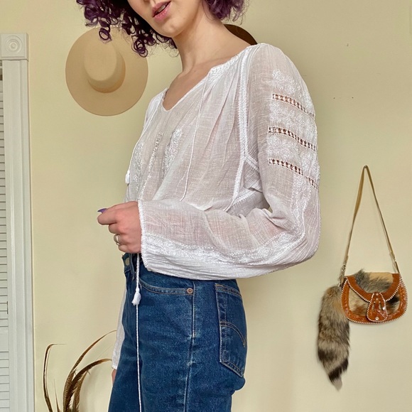 SOLD White Romanian Embroidered Blouse Vintage - Picture 4 of 15
